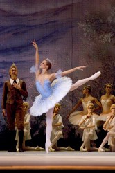 Ekaterina Shipulina as The Queen of the Dryads in Bolshoi Ballet's production of Don Quixote - © Dmitry Kulikov - Bolshoi Theatre